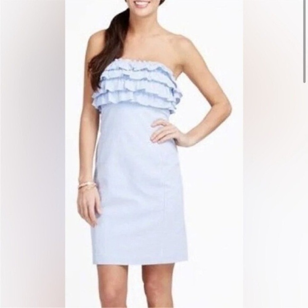Vineyard Vines blue and white seersucker strapless mini with ruffle detail Sz 6